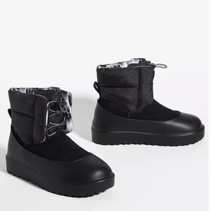 UGG Classic Maxi Toggle Booties